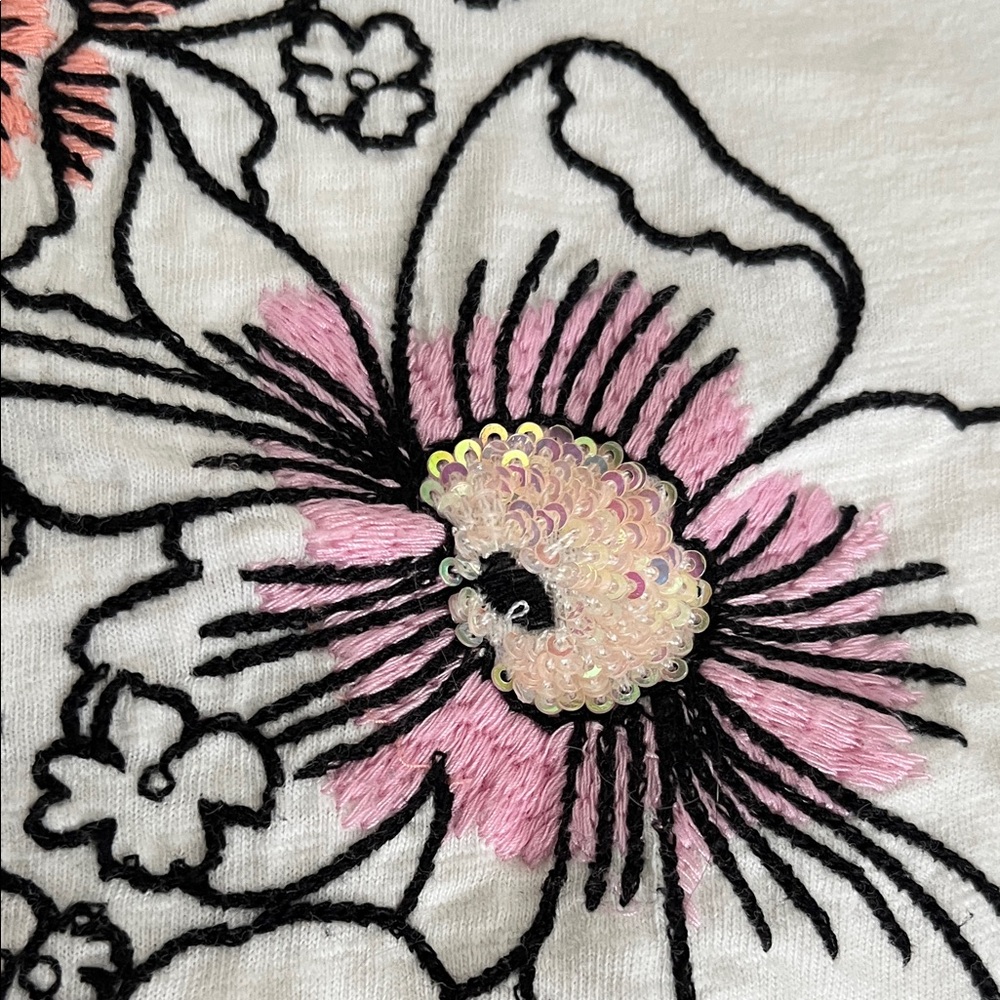 Talbots Cream Floral Motif Tee - Size XS - NWOT - Picture 4 of 5